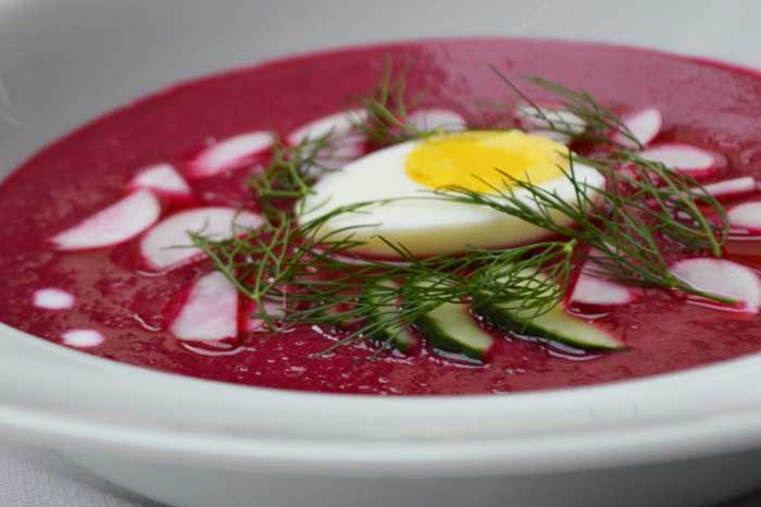 Rote Beete Suppe mit Kürbis, Ei und Kokosmilch - scones &amp; berries